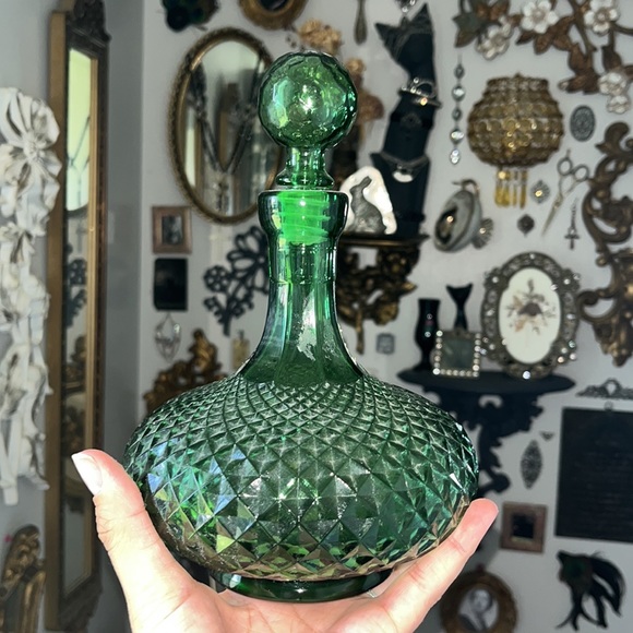 Vintage Emerald Green Genie Decanter - Picture 2 of 8